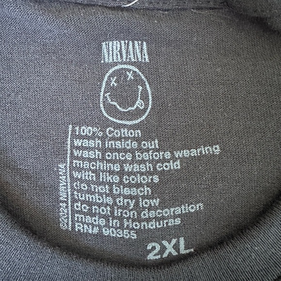 Nirvana unplugged in New York T-shirt. NWT - Picture 4 of 4
